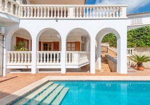 VILLA TEULERA -Amazing house in Palma, with private pool and 3.6 km away from the beach. Free WiFi