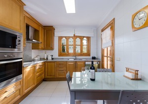 Villa Teulera - Four Bedroom Villa, Sleeps 5