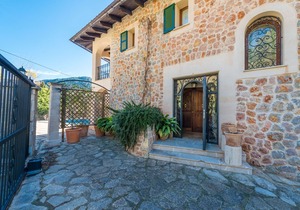 Villa Valldemossa - Five Bedroom Villa, Sleeps 9