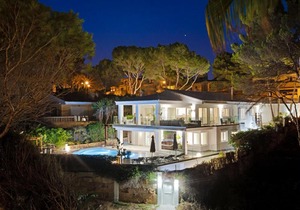 Villa white beach house, sobre la playa, aire acondicionado, wifi, piscina, lujo en Costa de la Calma