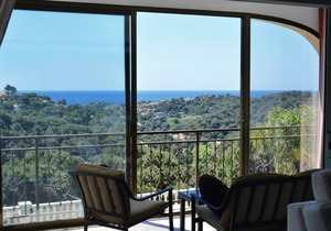 Villa with heated pool and jacuzzi, fantastic sea views, air conditioning