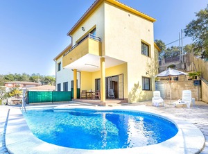 Acogedora Casa De Habitaciones Con Piscina Privada Situada Una Zona Tranquila Vidreres | Vidreres