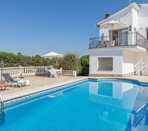 Acogedora Casa De Habitaciones Con Piscina Privada Situada Una Zona Tranquila Vidreres 