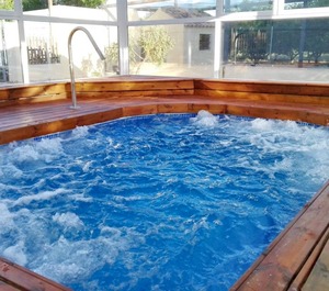 Shared Jacuzzi Terrace At Noguericas 
