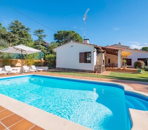 Club Villamar Villa Garden Lawn 