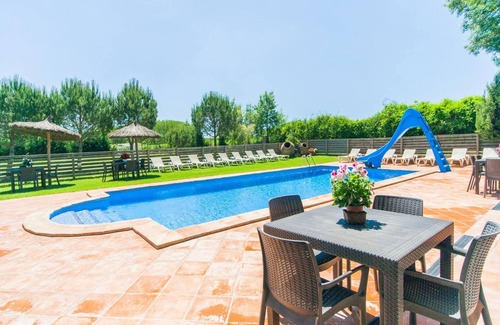 Sils Villa | 10 Bedrooms Villa|Tennis & Basketball court|Soccer Field|Near Beaches &Barcelona