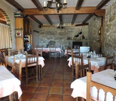 San Martin de Castaneda House | 100 m² House ∙ 3 bedrooms ∙ 8 guests