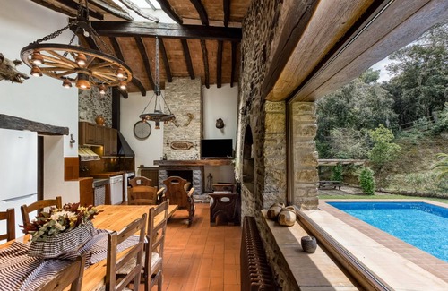 Merlant House | 100 m² House ∙ 2 bedrooms ∙ 6 guests