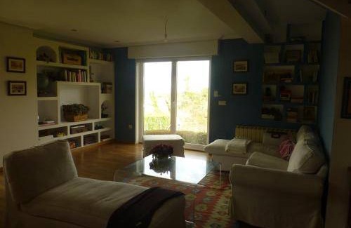 Ferrol House | 100 m² House ∙ 2 bedrooms ∙ 4 guests