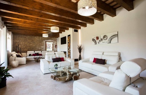 Cornella del Terri Villa | 1000 m² Villa ∙ 8 bedrooms ∙ 23 guests