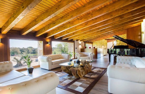 Cornella del Terri Villa | 1000 m² Villa ∙ 8 bedrooms ∙ 23 guests