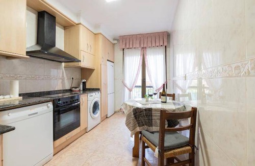 Albelda de Iregua Apartment | 110 m² Apartment ∙ 4 bedrooms ∙ 8 guests