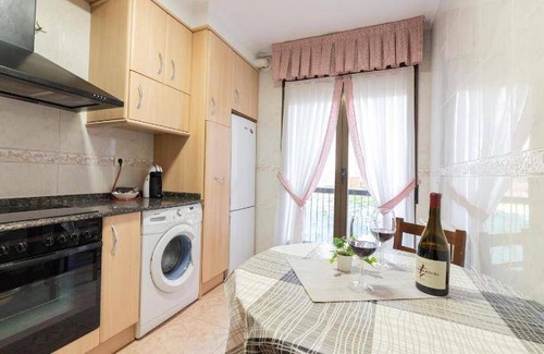 Albelda de Iregua Apartment | 110 m² Apartment ∙ 4 bedrooms ∙ 8 guests