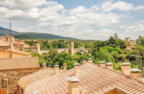 Besalu Apartment | 110 m² Apartment ∙ 3 bedrooms ∙ 6 guests