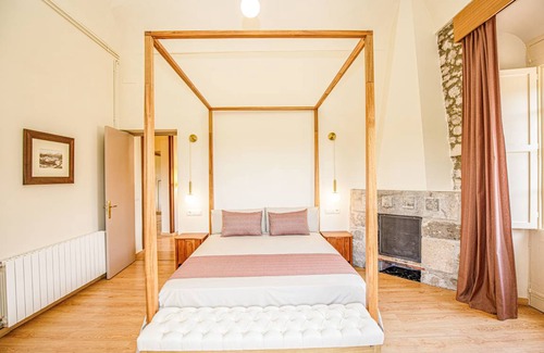 Besalu Apartment | 110 m² Apartment ∙ 3 bedrooms ∙ 6 guests