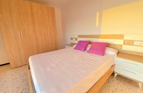 Roses Town Center Apartment | 111 m² Apartment ∙ 4 bedrooms ∙ 8 guests