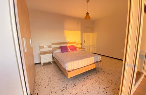 Roses Town Center Apartment | 111 m² Apartment ∙ 4 bedrooms ∙ 8 guests