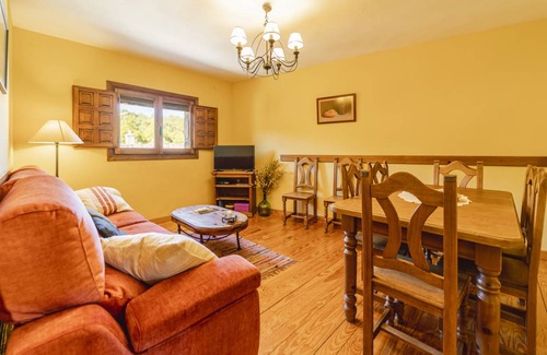 Valle de Valdelaguna Ski Chalet | 120 m² Chalet ∙ 4 bedrooms ∙ 9 guests