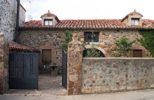 Almajano House | 120 m² House ∙ 3 bedrooms ∙ 7 guests