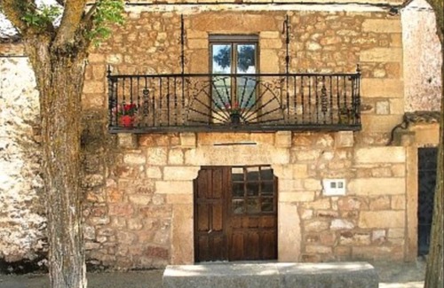 Almajano House | 120 m² House ∙ 3 bedrooms ∙ 7 guests