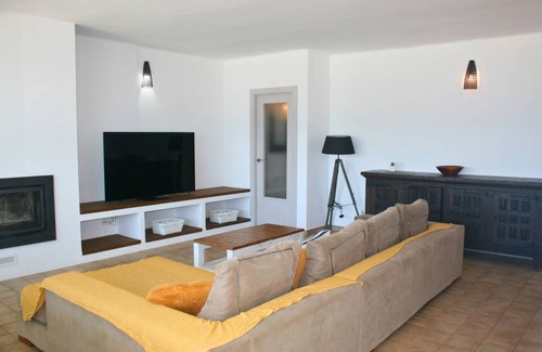 Pals House | 120 m² House ∙ 3 bedrooms ∙ 6 guests