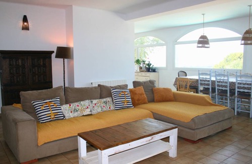 Pals House | 120 m² House ∙ 3 bedrooms ∙ 6 guests