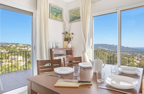Lloret Blau Villa | 120 m² Villa ∙ 3 bedrooms ∙ 7 guests