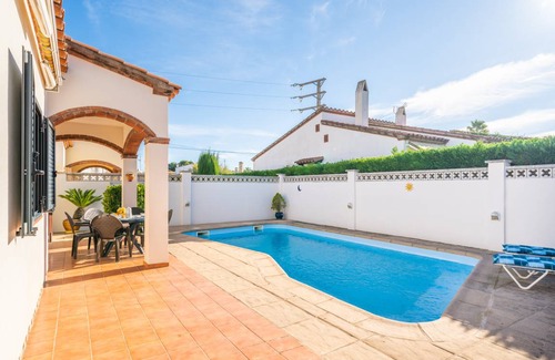 L'Escala Villa | 124 m² Villa ∙ 3 bedrooms ∙ 6 guests