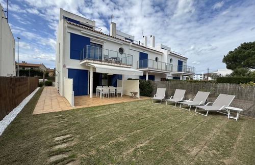 Mas Pinell House | 128 m² House ∙ 3 bedrooms ∙ 6 guests