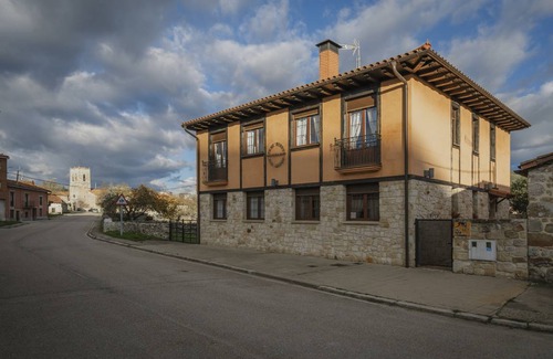 Hontoria del Pinar House | 130 m² House ∙ 4 bedrooms ∙ 20 guests