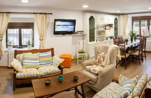 Navamuel House | 130 m² House ∙ 4 bedrooms ∙ 8 guests