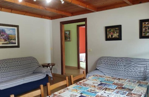 Feas House | 130 m² House ∙ 4 bedrooms ∙ 8 guests