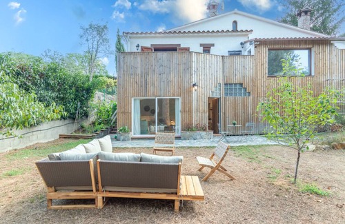 Can Carbonell House | 130 m² House ∙ 3 bedrooms ∙ 8 guests