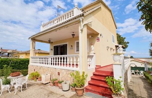 Lloret Blau Villa | 130 m² Villa ∙ 4 bedrooms ∙ 8 guests