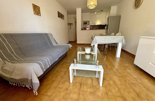 Empuriabrava Apartment | 135-Apartment confortable, 200m from the beach at 'Empuriabrava - free wifi