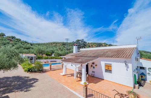 Adamuz House | 135 m² House ∙ 4 bedrooms ∙ 7 guests