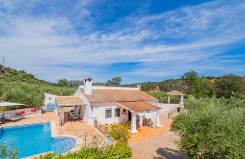Adamuz House | 135 m² House ∙ 4 bedrooms ∙ 7 guests