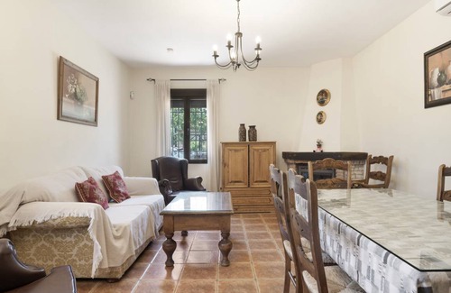 Setenil de las Bodegas House | 140 m² House ∙ 4 bedrooms ∙ 8 guests