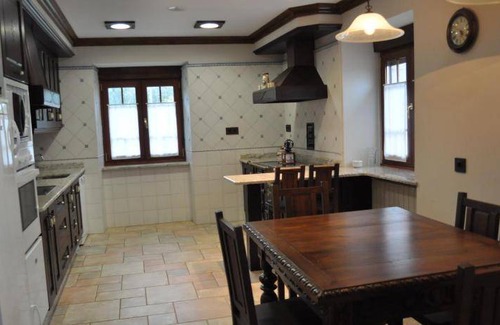Ribadeo Apartment | 140 m² Apartment ∙ 4 bedrooms ∙ 8 guests