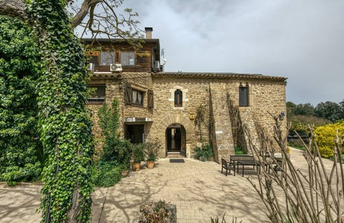 Pujals dels Pagesos House | 1416 m² House ∙ 9 bedrooms ∙ 30 guests