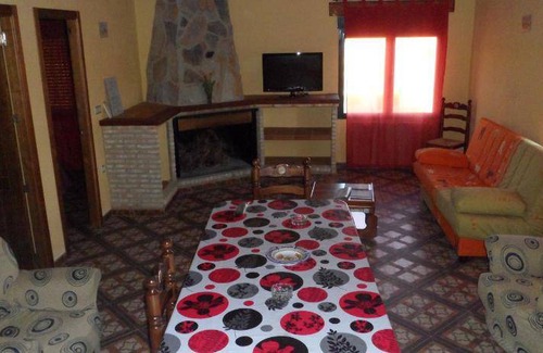 Alpera House | 150 m² House ∙ 5 bedrooms ∙ 12 guests