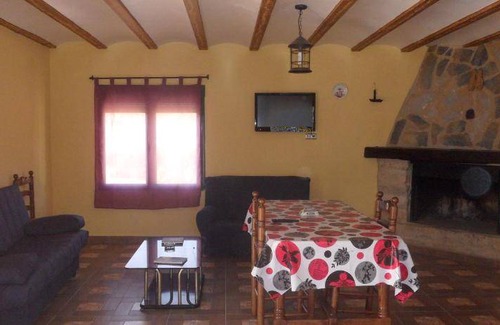 Alpera House | 150 m² House ∙ 5 bedrooms ∙ 12 guests