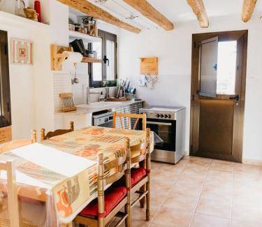 El Masroig House | 150 m² House ∙ 4 bedrooms ∙ 8 guests