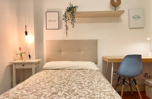 Bilbao City Centre Resort | 150 m² Private room ∙ 1 bedroom ∙ 1 guest
