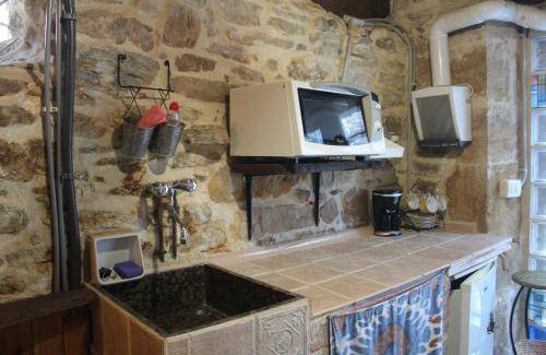 Rasines Hostel | 160 m² Hostel ∙ 2 bedrooms ∙ 32 guests