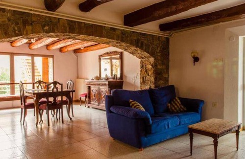 Castellbell I El Vilar House | 1600 m² House ∙ 7 bedrooms ∙ 24 guests