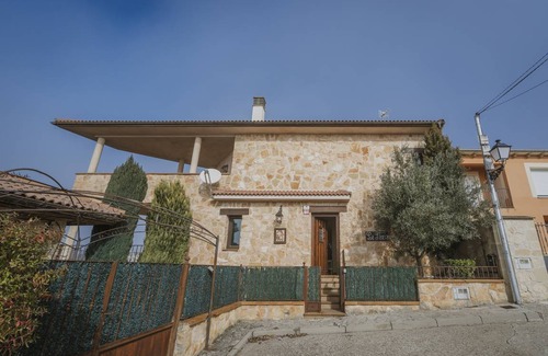 Castrojimeno House | 170 m² House ∙ 4 bedrooms ∙ 8 guests