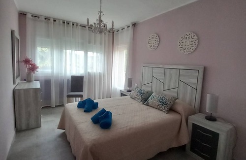 Castejon de Valdejasa Ski Chalet | 180 m² Chalet ∙ 4 bedrooms ∙ 7 guests