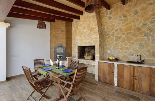 Santa Gertrudis House | 180 m² House ∙ 2 bedrooms ∙ 4 guests