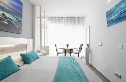 Las Palmas de Gran Canaria Apartment | 1st Line Studio Las Canteras Beach - Wifi